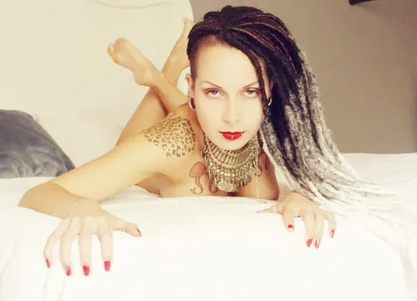 @creepypinky