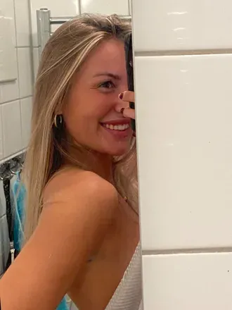 @bellaandersson