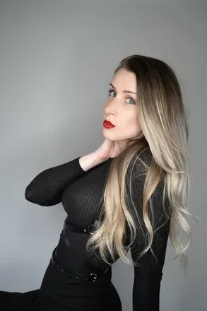 @missdekadenzia