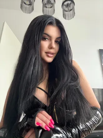 @leatherlara