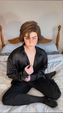 @a.queer.crow