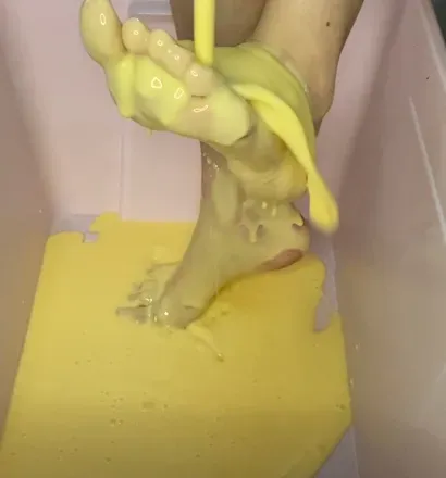 @prettyfeetsquish