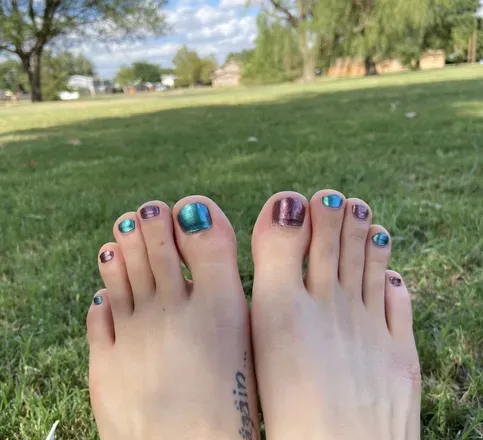 @maymayfeet