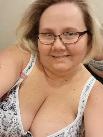 @bustywenchvip