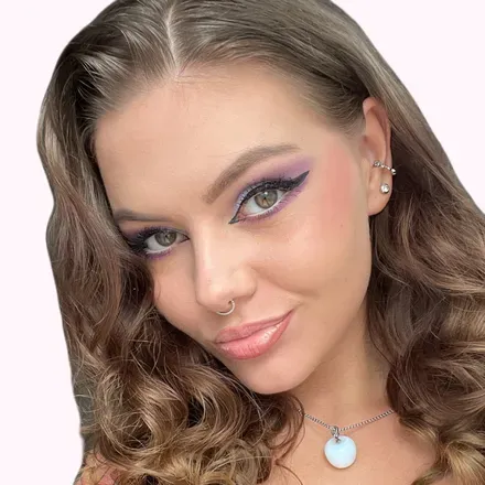 @hollybadgirl