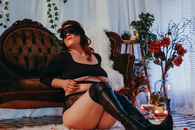 @redreadsdesire