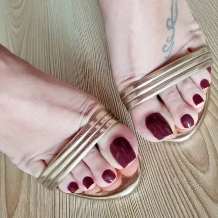 @ninasfeet.toes