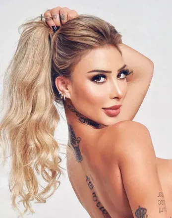 @larissawambier