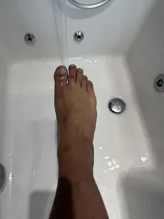 @indian-man-toes