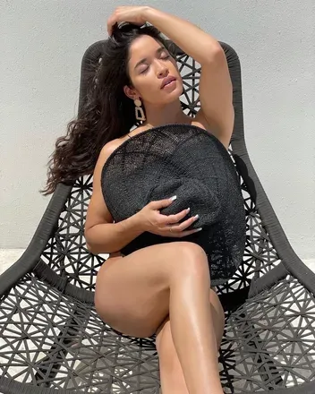 @noelroxy