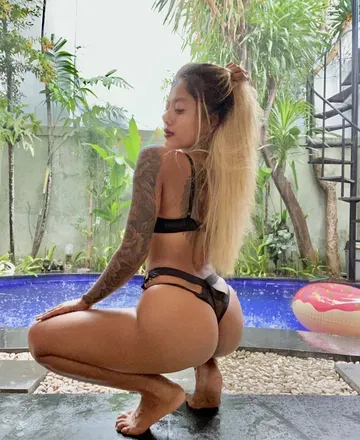 @lorynrose