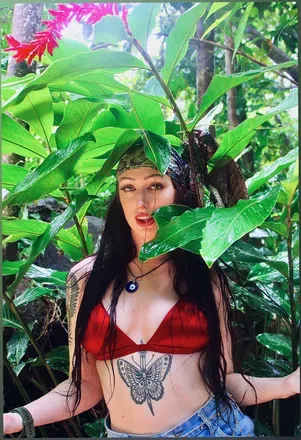 @thelunarosee