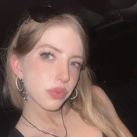 @urfavgirlnextdoor