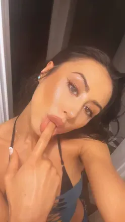 @giadiaz