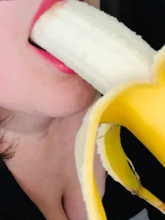 @sneakyhousewife