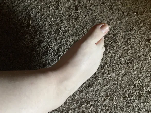 @footsyqueen2021