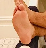 @brown_bear_paws