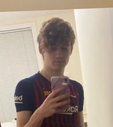 @collegesoccertwink