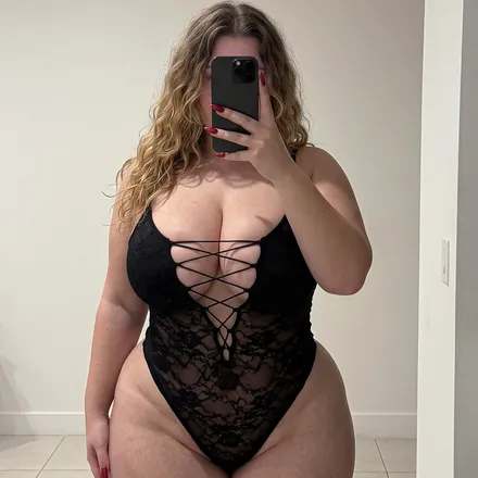 @curvygirlteam