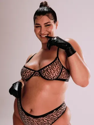 @queenamazonian