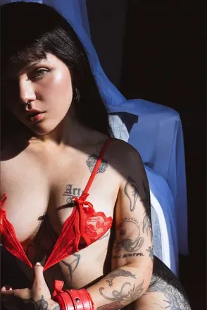 @blvckchxrry