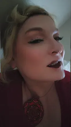 @t-girldovima
