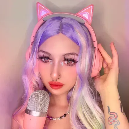 @molly_your_desire