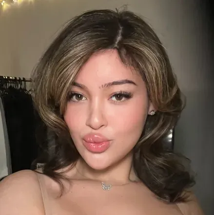 @busty.bimbo