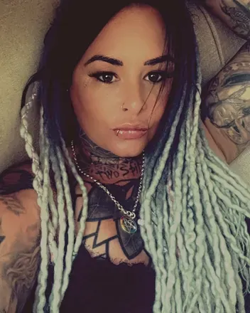 @cheyenne_rose