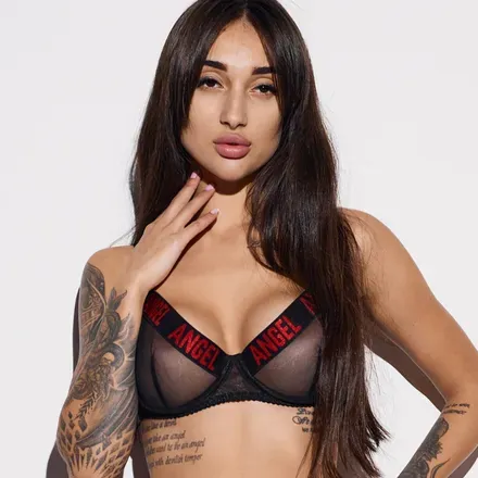 @hot_chris