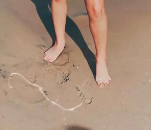 @toes.four.you