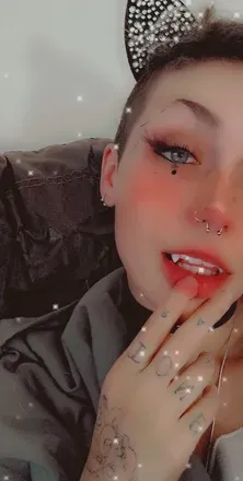 @waifu_kittenn13