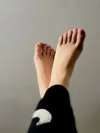 @bare-foot-bunny01