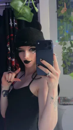 @feetiecutieee