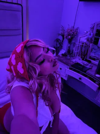 @afterrhoursless