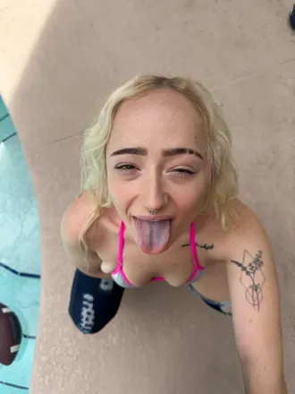 @theblondeshortcake