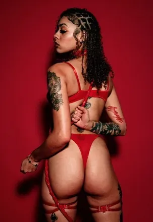 @milkqueenn