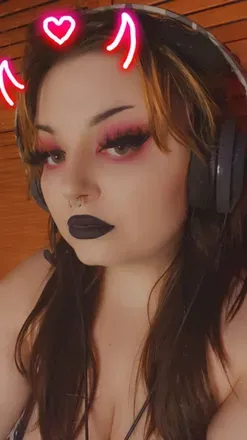 @yourgoddessellie