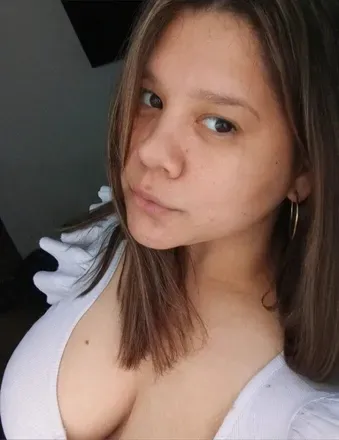 @curvylatinaroja