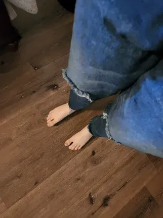 @footsiedaisies