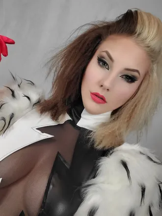 @folxy_cosplay