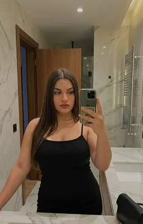 @misschiarax