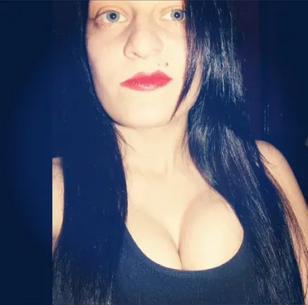 @chriissy_cakesz