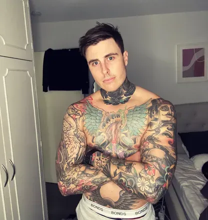 @neversurrendr