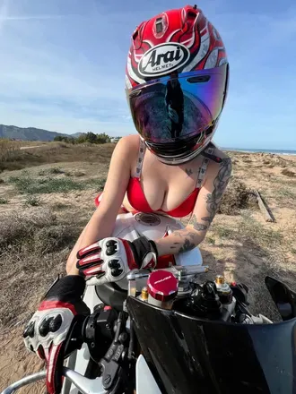 @carlyy1405