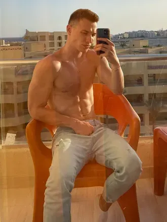 @johnieofficial