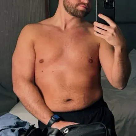 @thetravelingtop