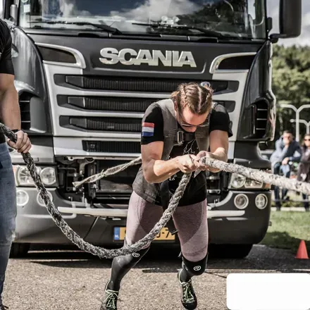 @strongwomanreddragon