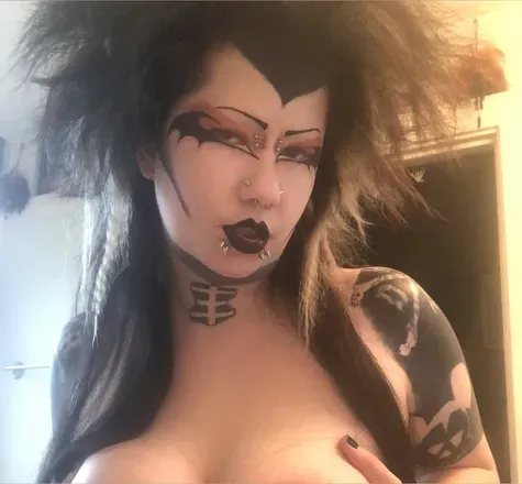 @farrahfindom