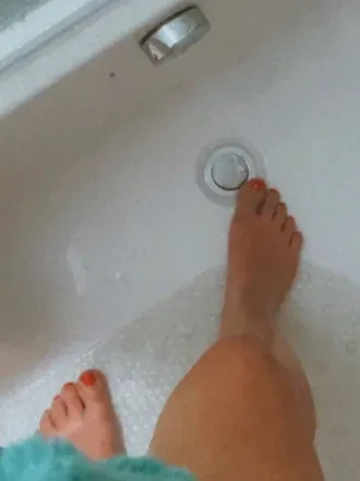 @feettoshow